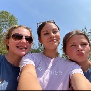 Meet your Posher, Macie